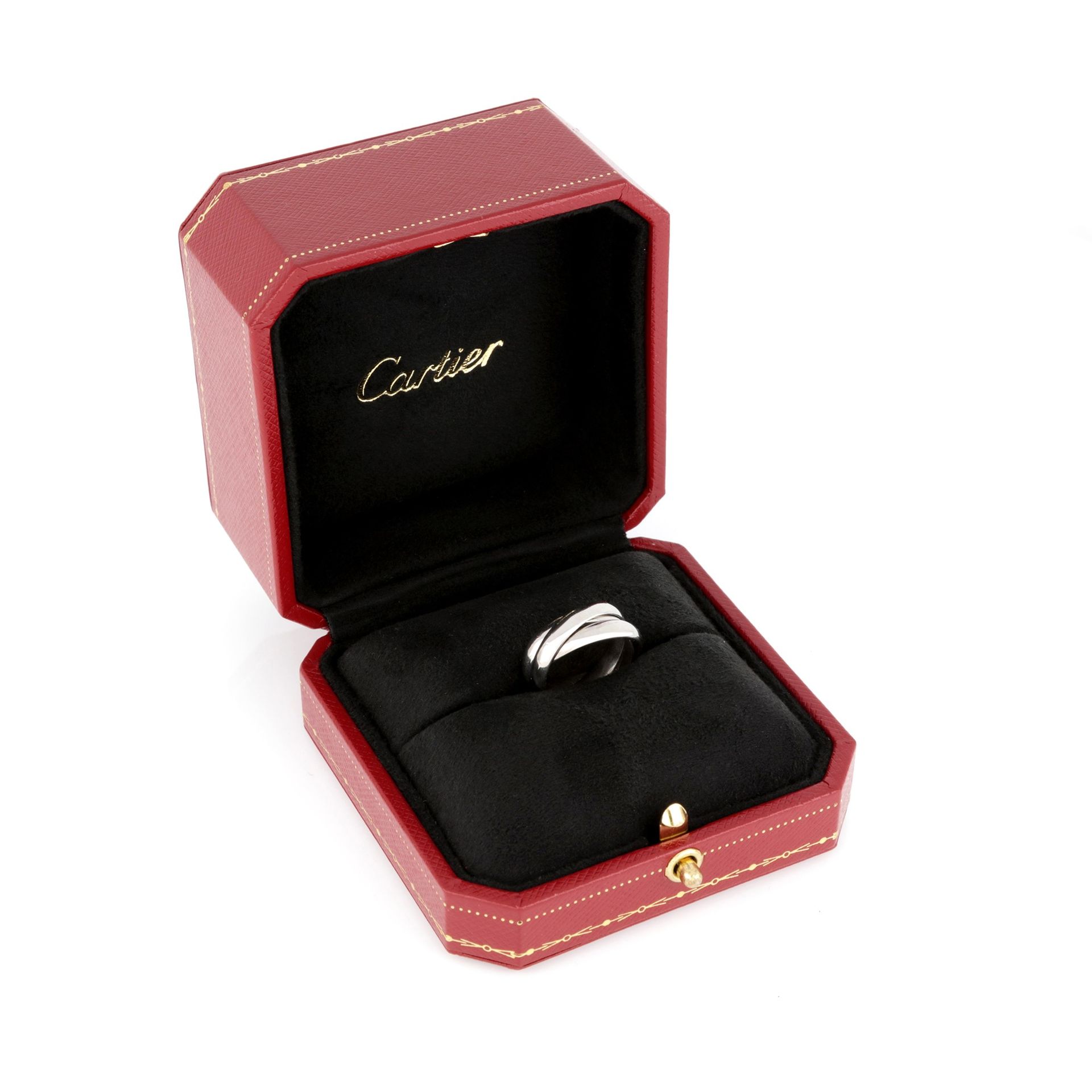 CARTIER Anello Trinity firmato Cartier in oro bianco 18 carati. Corredato di ast&hellip;