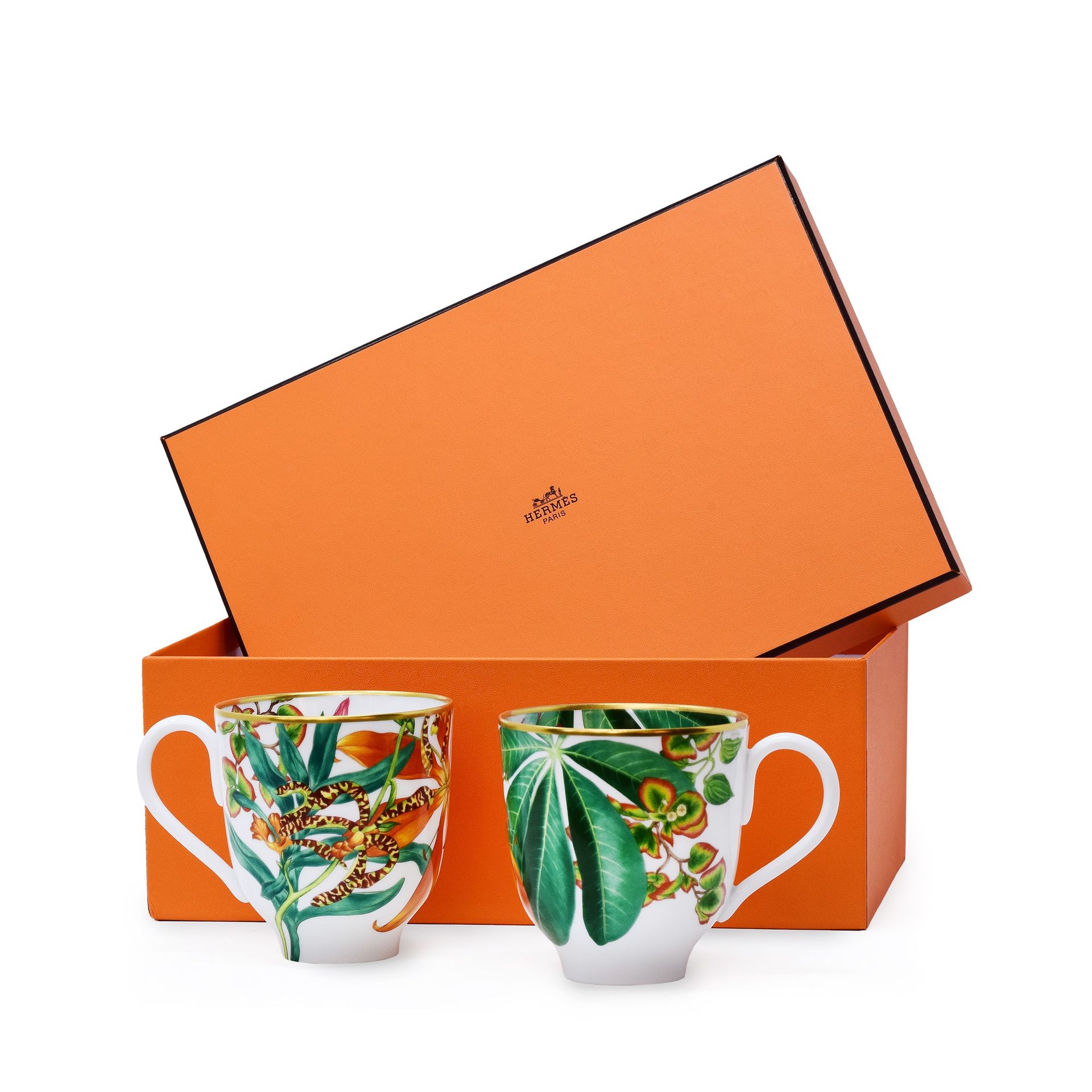 HERMES 一套两件利摩日Passifolia茶杯，署名Hemès。像新的一样。完整的盒子和原始丝带。

内径9.5厘米-高10.5厘米

 





 
&hellip;