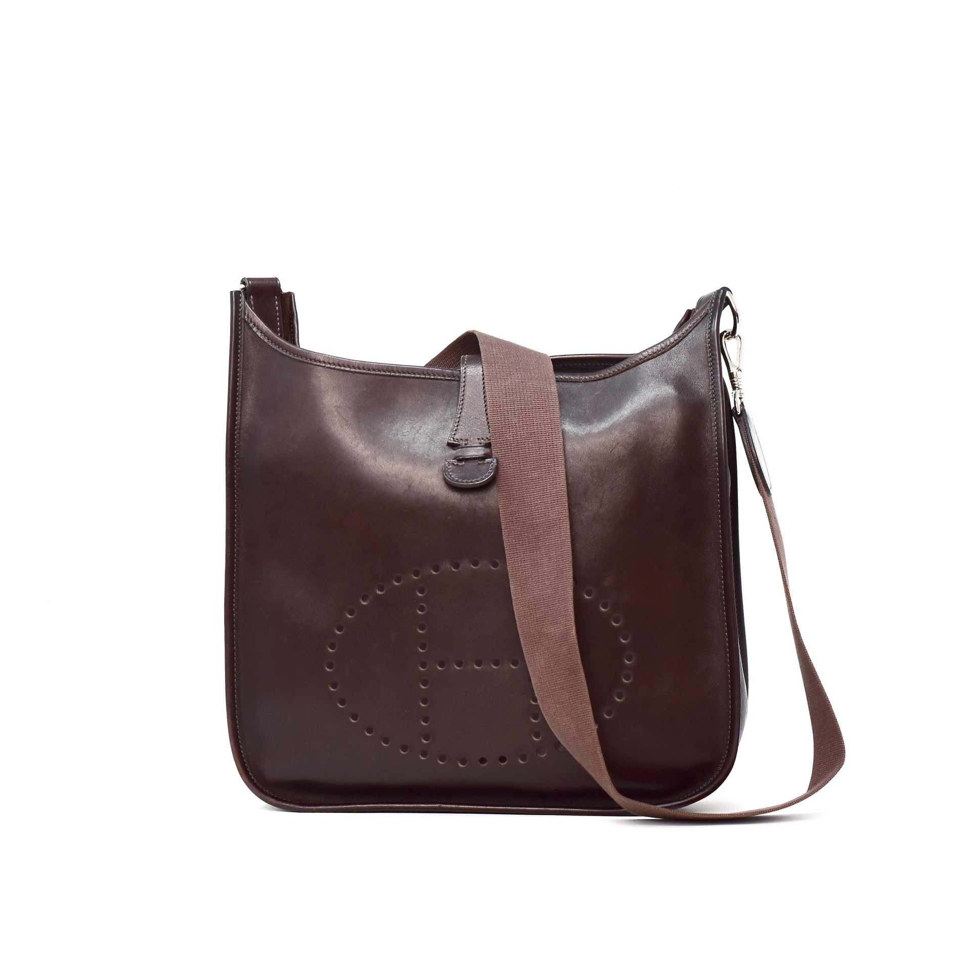 HERMES Hermès Evelyne shoulder bag in dark brown leather, palladium hardware, ad&hellip;