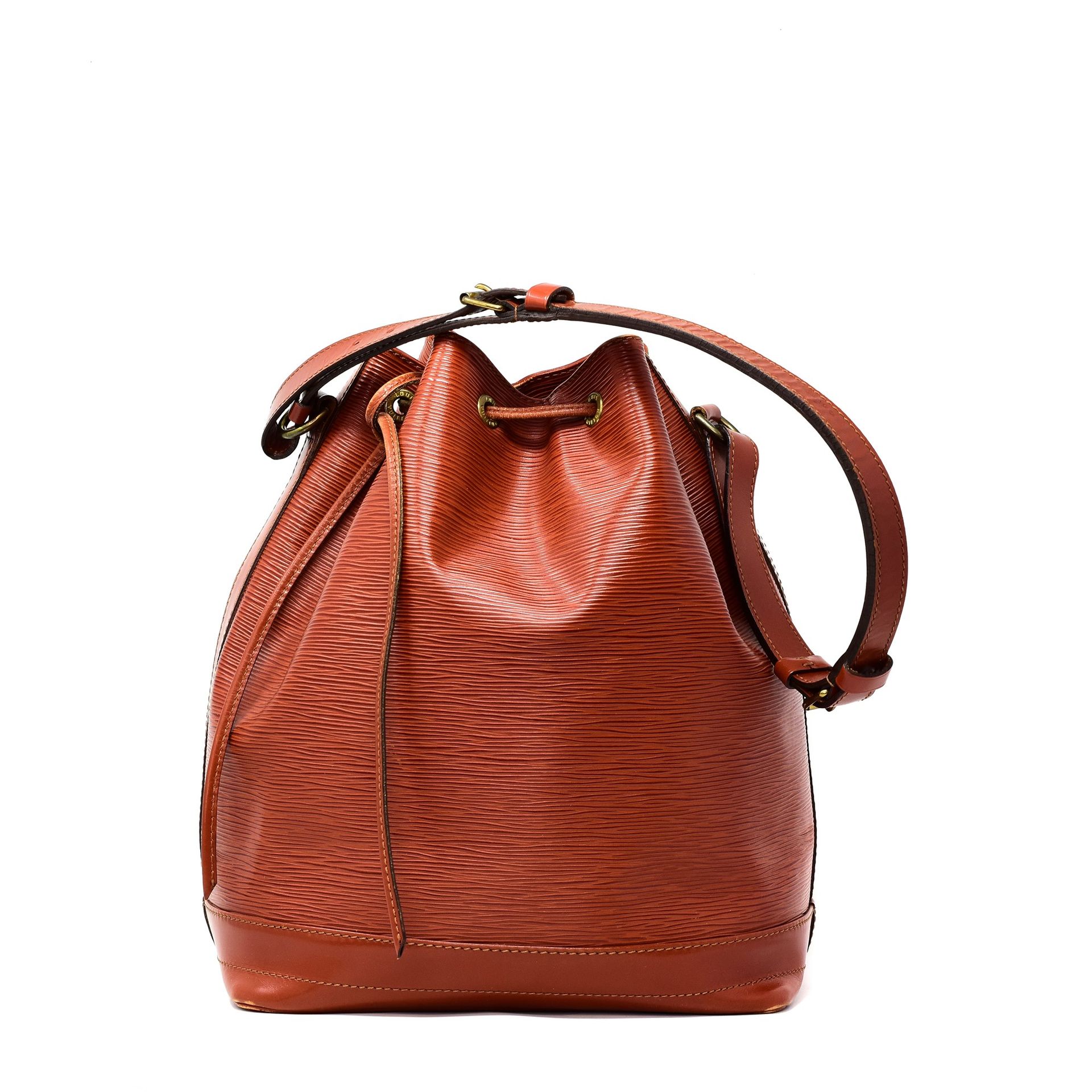 LOUIS VUITTON Sac seau Louis Vuitton Noe en cuir épi marron avec fermeture à cor&hellip;