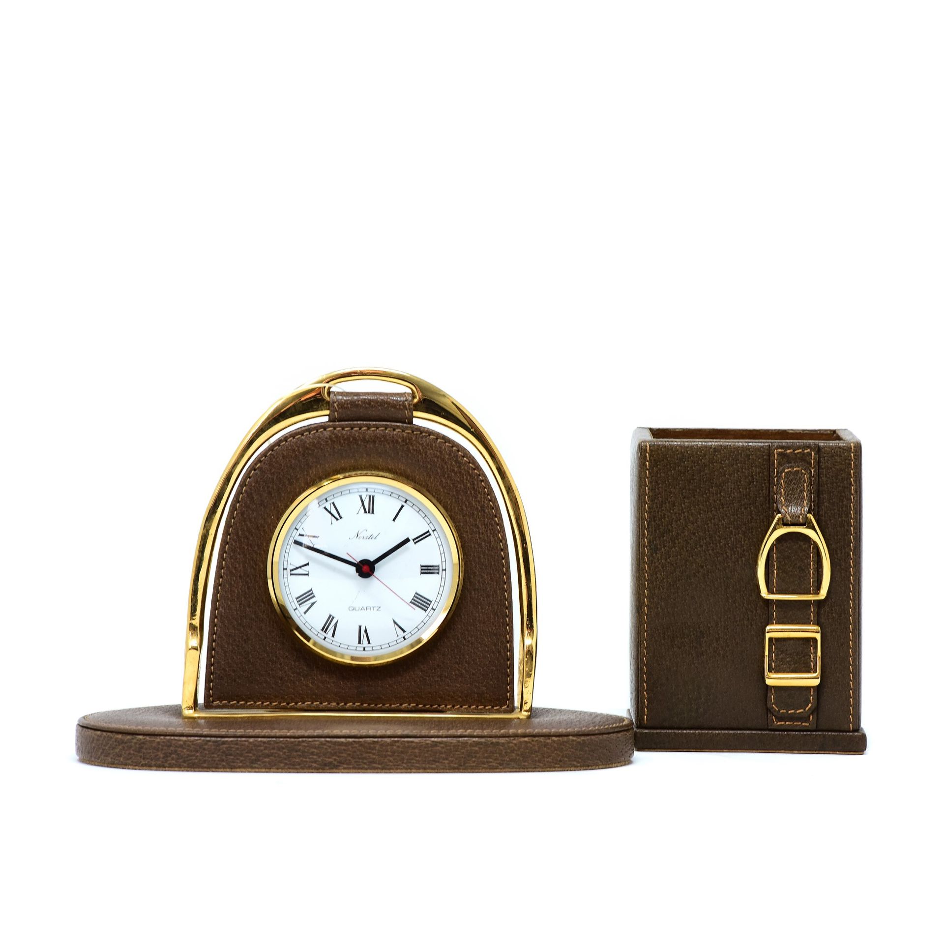 GUCCI Lot consisting of Gucci vintage leather table clock and pen holder with go&hellip;