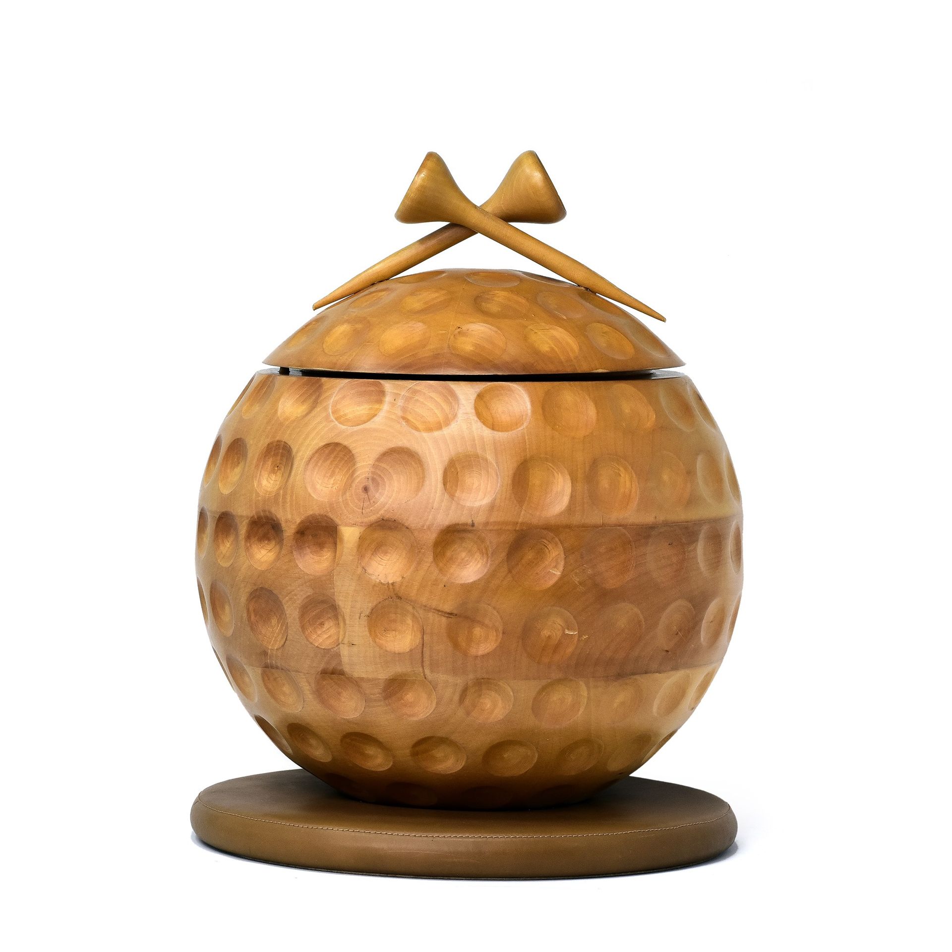 GUCCI Vintage Gucci Eisbox aus Holz in Form eines Golfballs mit lederbezogenem B&hellip;