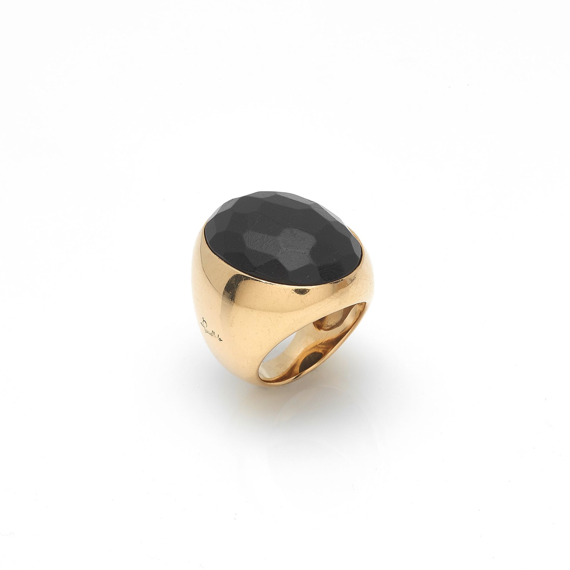 POMELLATO Pomellato ring in 18kt yellow gold with faceted oval jet. Comes with o&hellip;