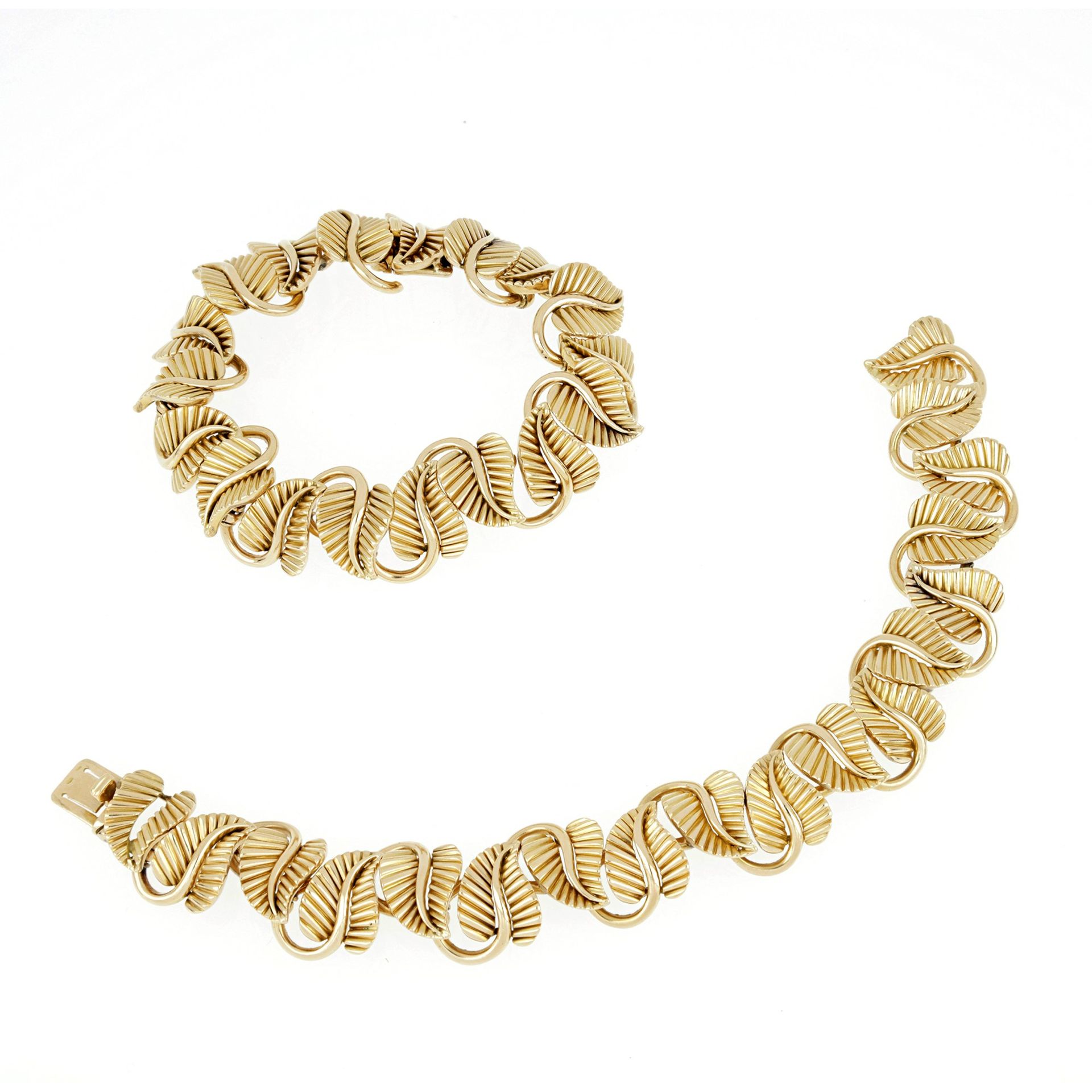 Null Par de brazaletes de los años 50/'60, modulares en gargantilla, en oro amar&hellip;