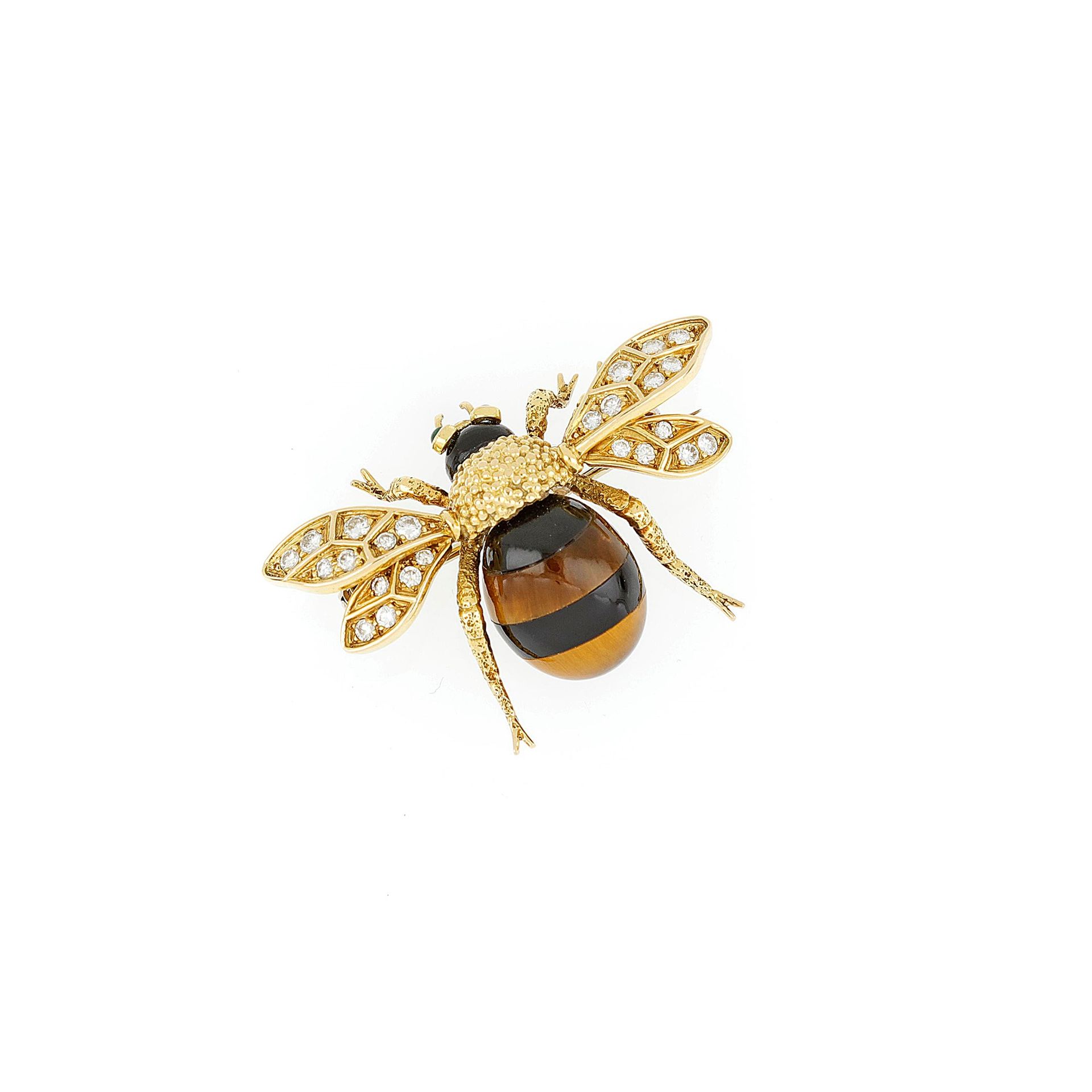 Null 18 Kt yellow gold insect brooch with onyx body and tiger eye, wings finishe&hellip;