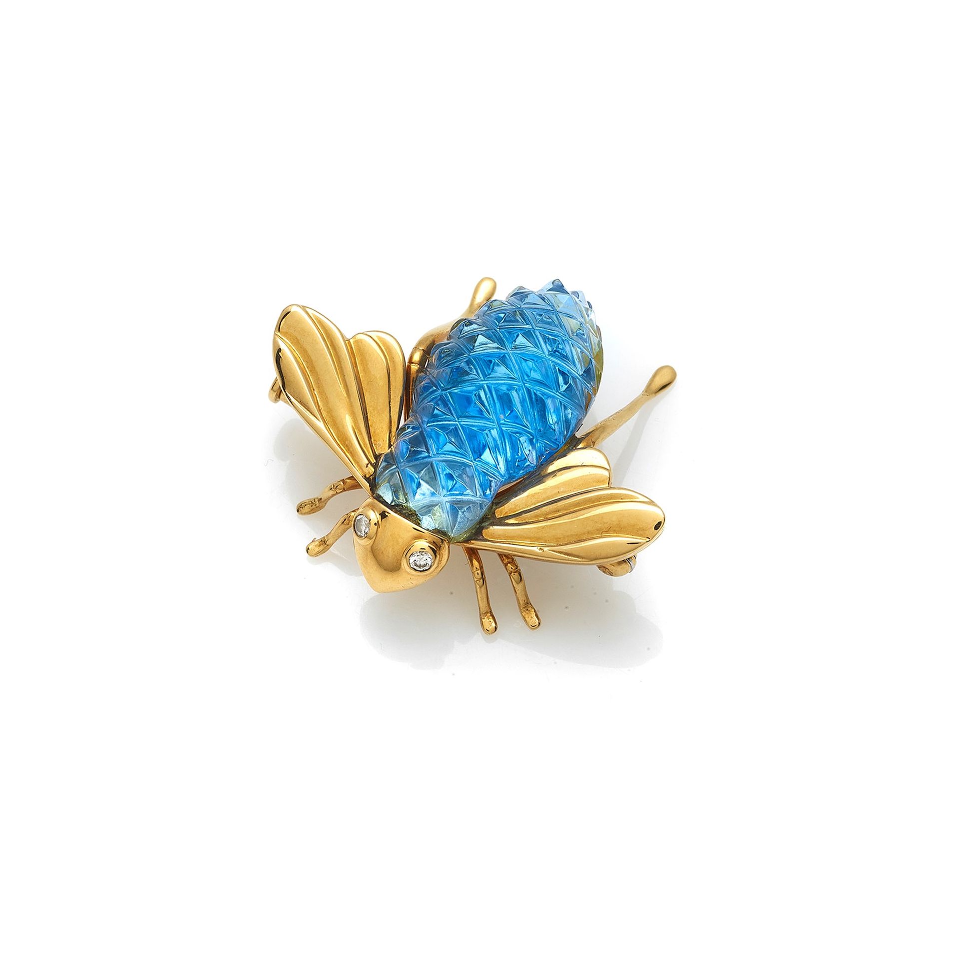 SABBADINI Brooch signed Sabbadini Api collection in 18kt yellow gold with carved&hellip;