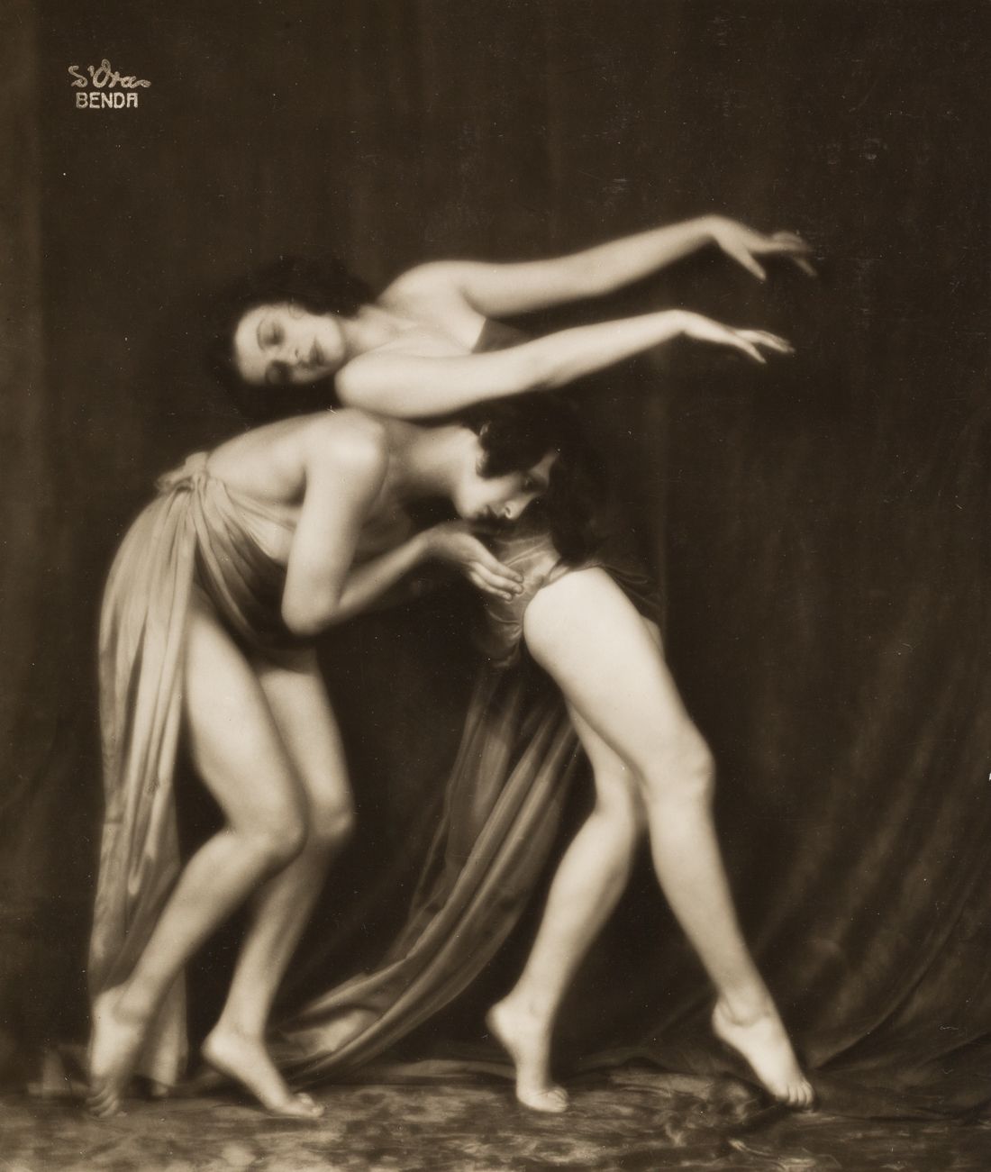 MADAME D'ORA (1881–1963) MADAME D'ORA (1881-1963) | 格特鲁德-博登韦瑟和她的舞蹈团成员，维也纳 1925 |&hellip;