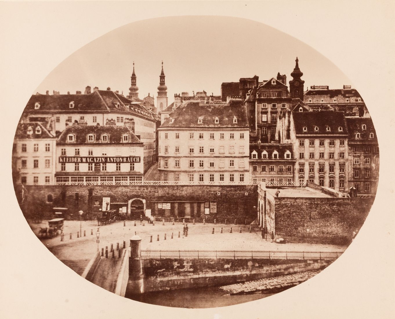 ANONYMOUS PHOTOGRAPHER 无名摄影师 | 多瑙河对岸的风景，维也纳，约1857年 | 相册，重新拍摄的盐纸印刷品，安装在原纸板上 30,4 &hellip;