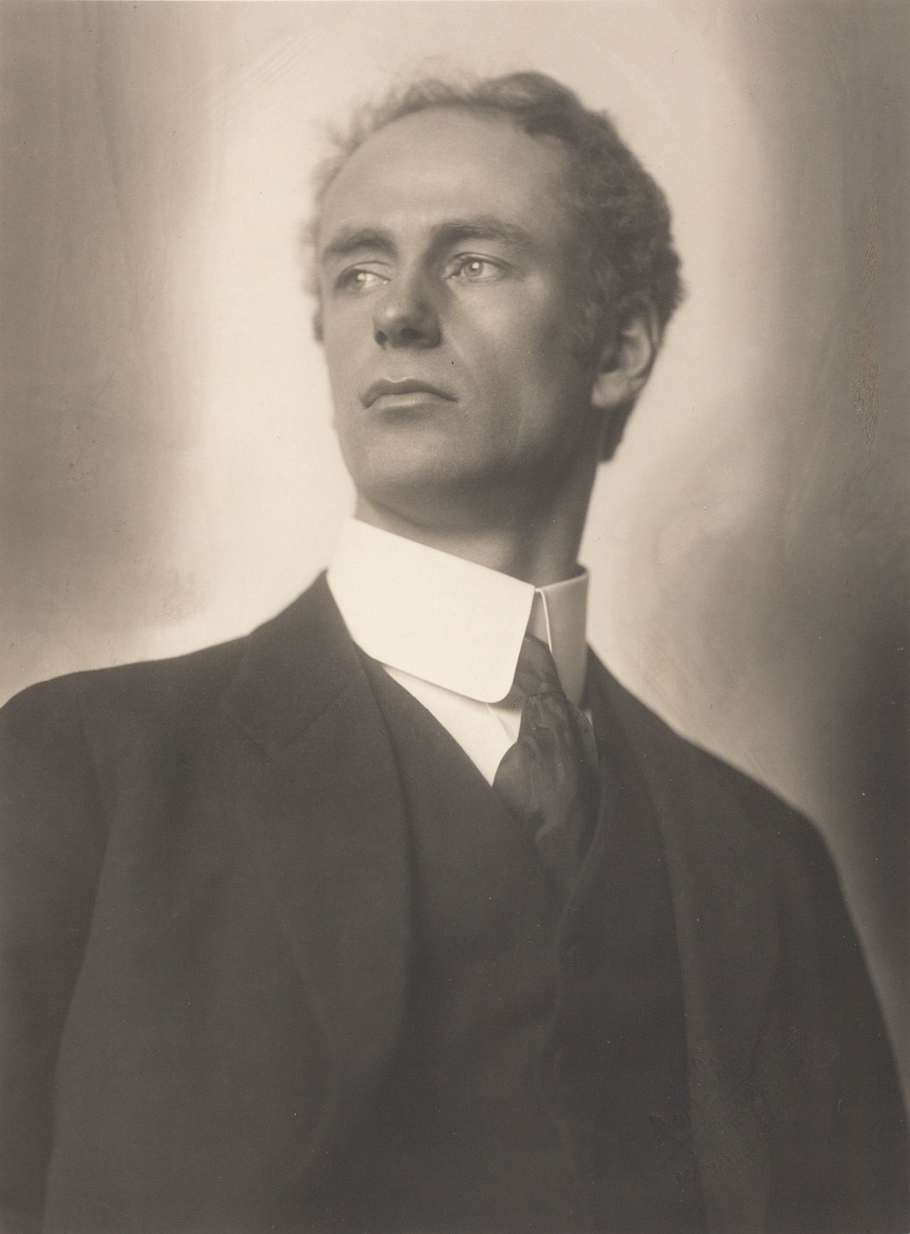 FRANZ LÖWY (1883–1949) 
洛维 (1883-1949)

Wilhelm Furtwängler，维也纳，约1912年

图片尺寸: 19&hellip;