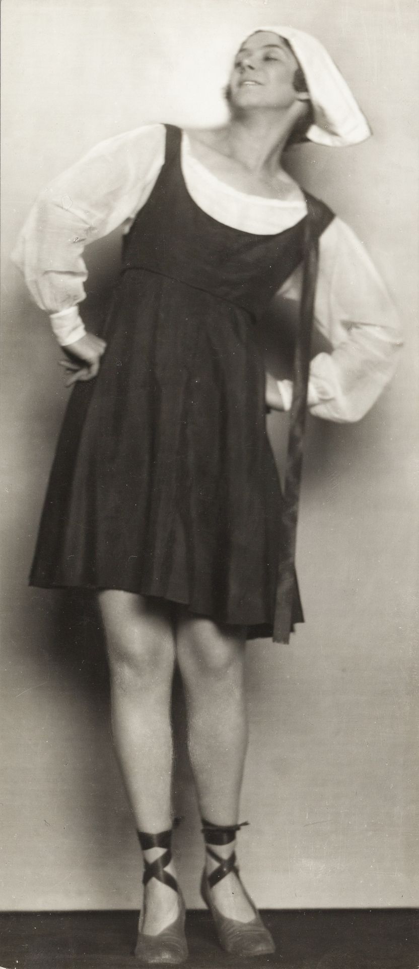 TRUDE FLEISCHMANN (1895–1990) 
特鲁德-弗莱施曼(1895-1990)

舞蹈家罗尼-约翰森，维也纳 1924年

图片尺寸：19&hellip;