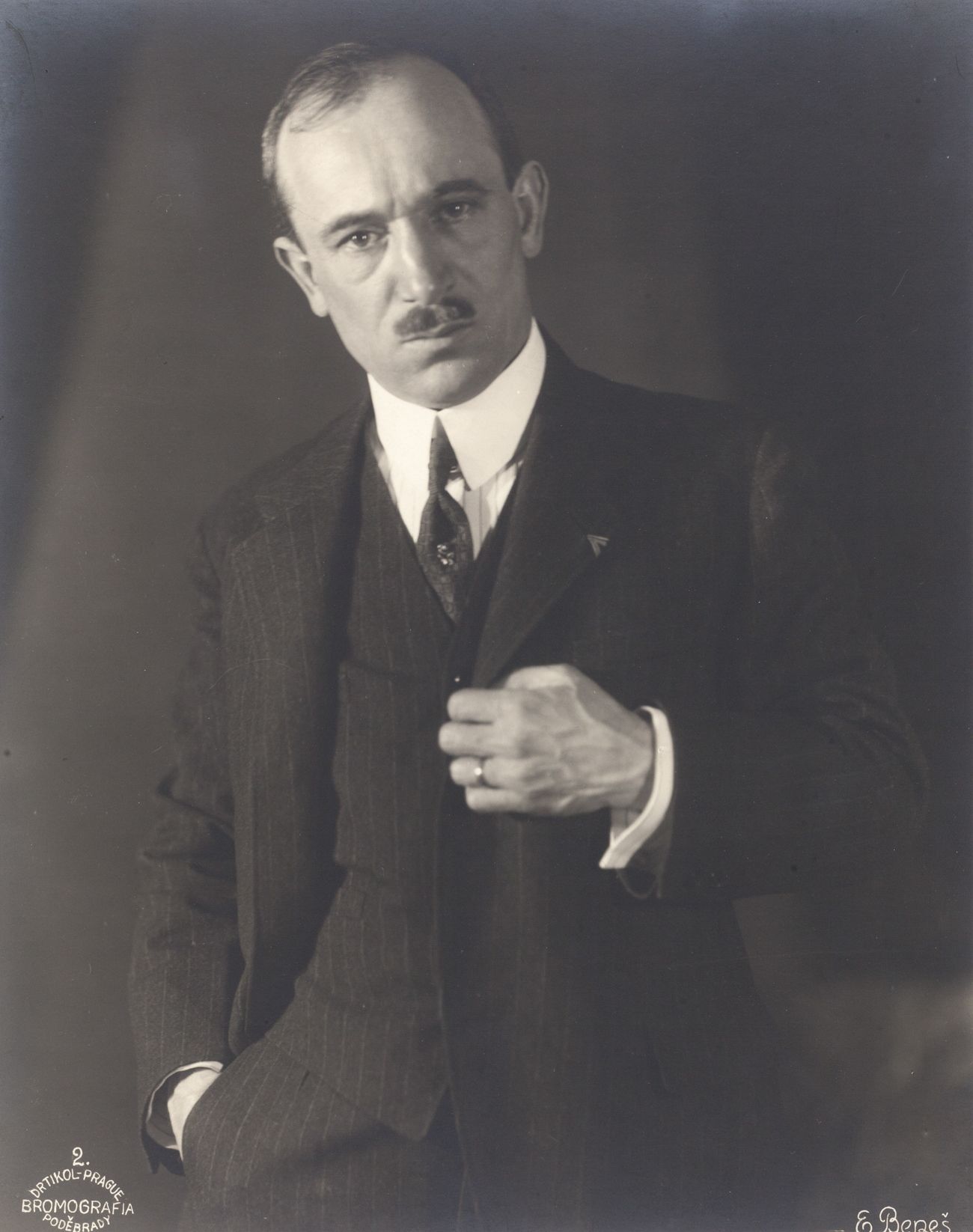 FRANTISEK DRTIKOL (1883–1961) 
弗朗蒂塞克-德里克尔(1883-1961)

捷克斯洛伐克外交部长爱德华-贝内什，约1925年

&hellip;
