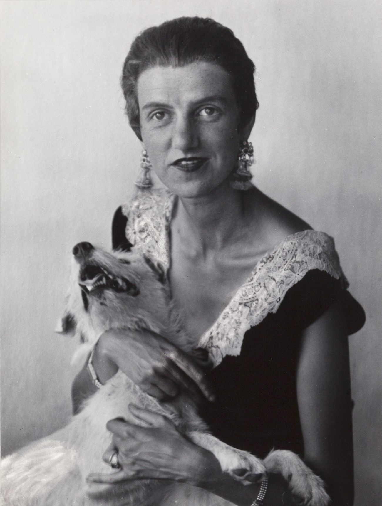 BERENICE ABBOTT (1898–1991) 
贝妮丝-艾伯特 (1898-1991)

佩吉-古根海姆，1926年

图片尺寸：24.1 x 18.&hellip;