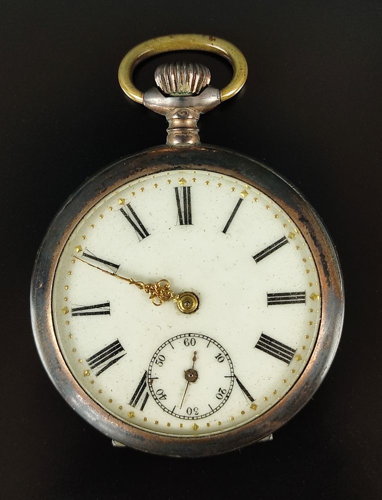 Null Pocket watch, dial with roman numerals and small golden indices, golden han&hellip;