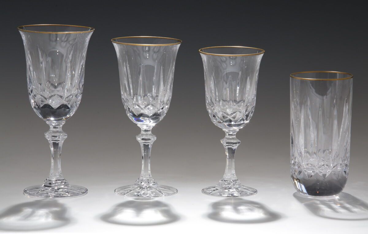 Null DAUM France

Partie de SERVICE DE VERRES - 31 pièces

en cristal taillé et &hellip;