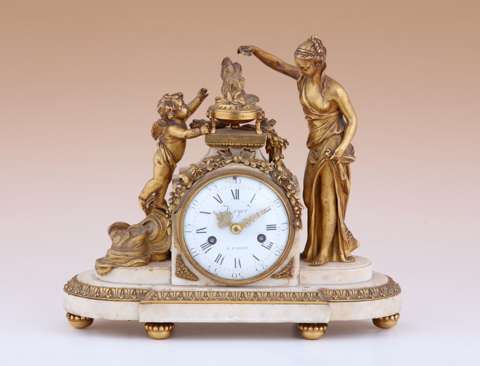 Null PENDULE BORNE
Epoque Louis XVI
en marbre blanc et bronze doré à décor de je&hellip;