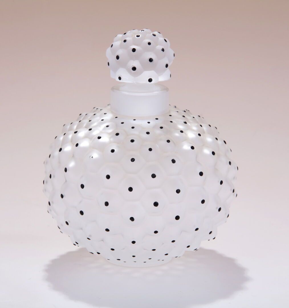 Null LALIQUE France
FLACON de parfum, modèle «Cactus»
en cristal satiné et émail&hellip;