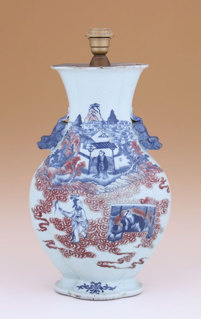 Null CHINE, Fin du XIXème Siècle
POTICHE balustre polylobée
en porcelaine et éma&hellip;