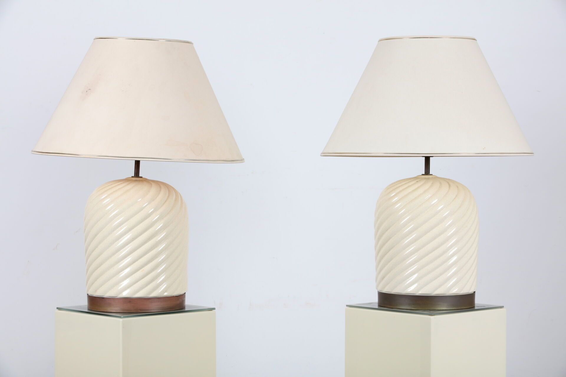 Null Tommaso BARBI (XXe)
Paire de LAMPES de salon de formes cylindriques godronn&hellip;
