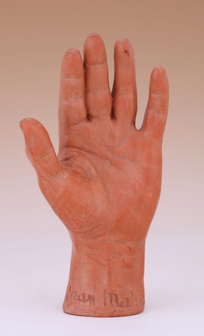 Null 让-马里斯（1913-1998）
艺术家左手
红色陶瓷
签名
H.24 厘米