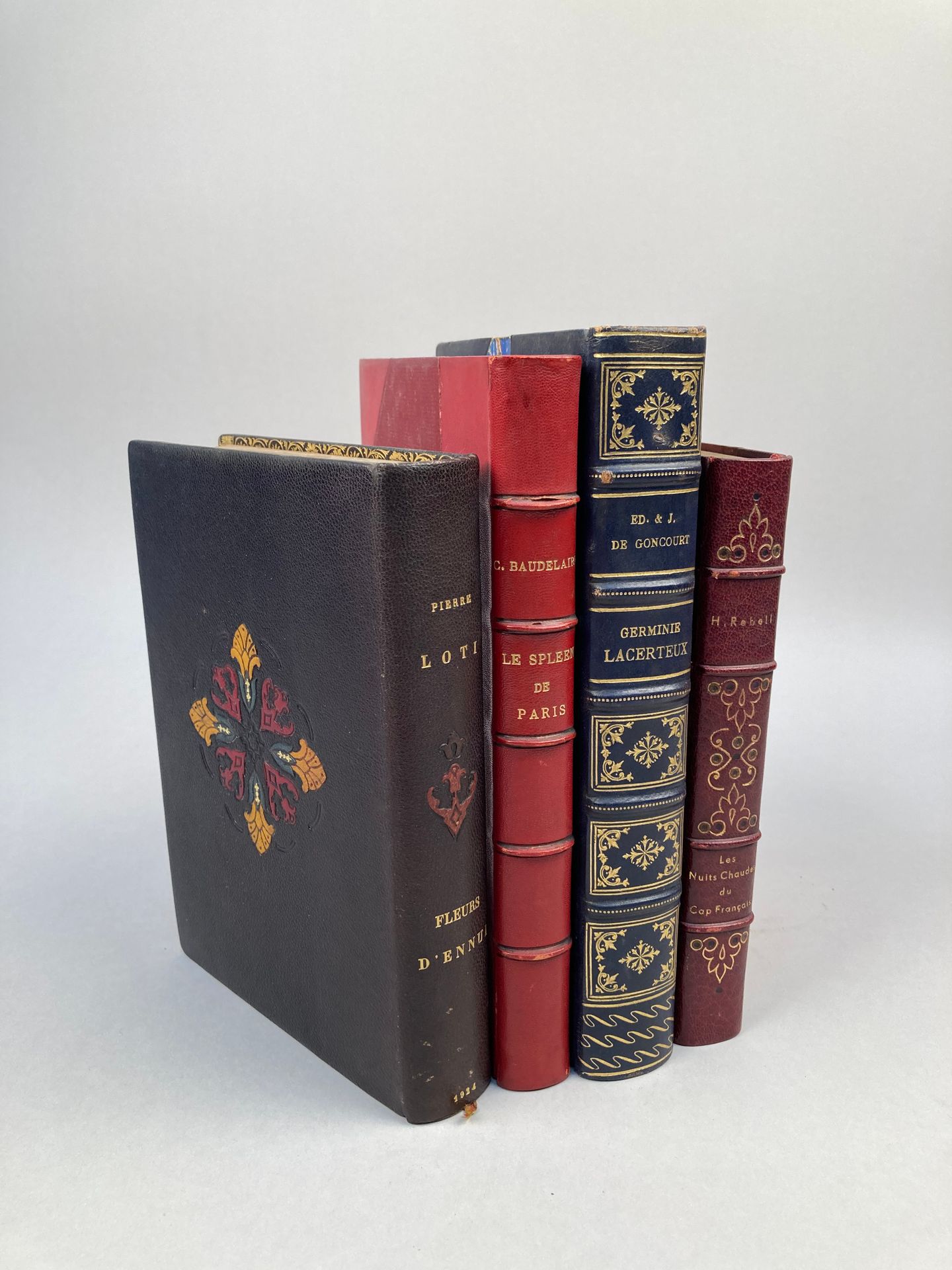 Null LITTERATURE XIX- XXème. 

Réunion de 4 volumes.



- Charles BAUDELAIRE: Le&hellip;