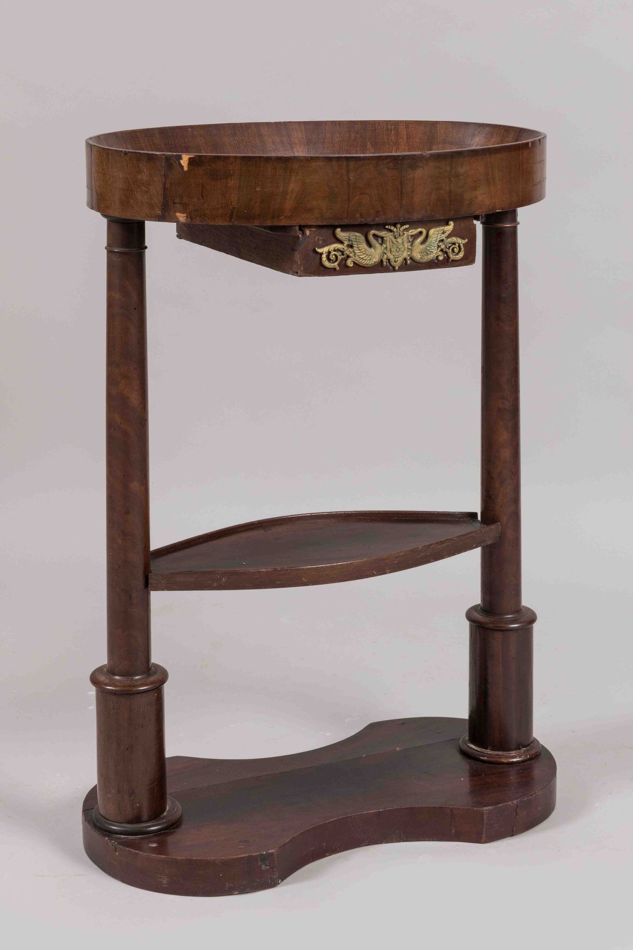Null Ovaler Tisch aus Mahagoni und Mahagoni-Furnier mit einer Schublade in der T&hellip;