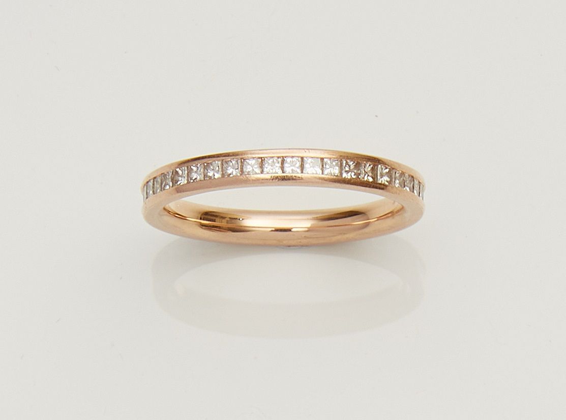 Null 美式结婚戒指，18K玫瑰金铺镶钻石。


毛重：2.1克


尺寸约为50