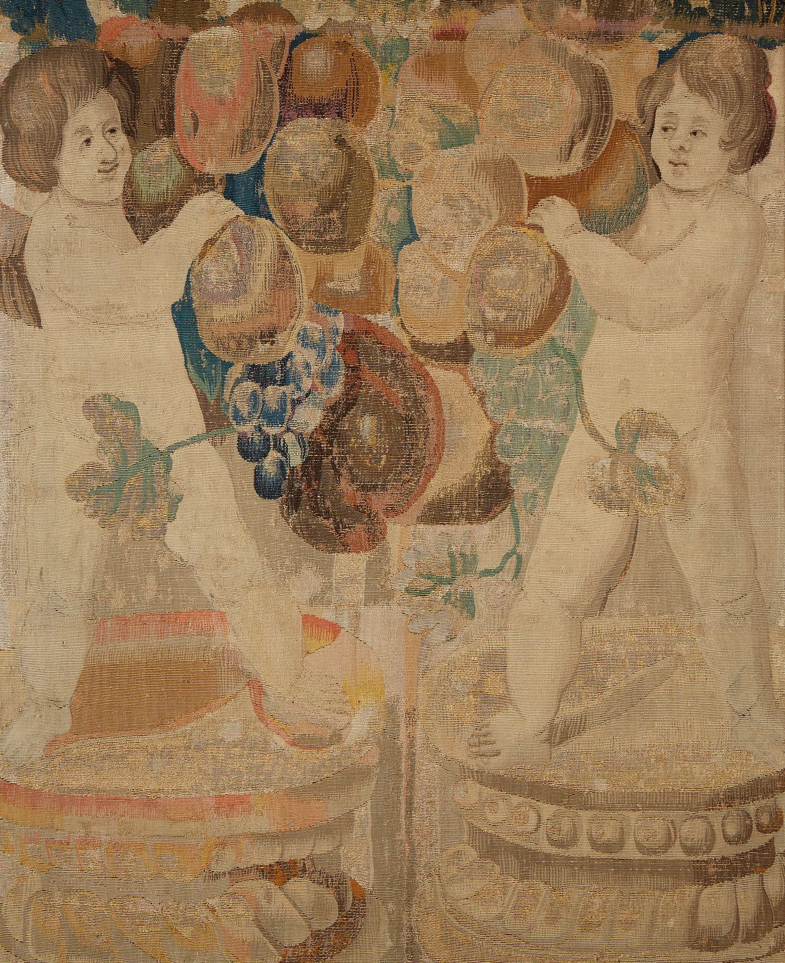 Null 17世纪的挂毯碎片


巴库斯


83 x 68 cm


在一个镀金的木头和灰泥框架中