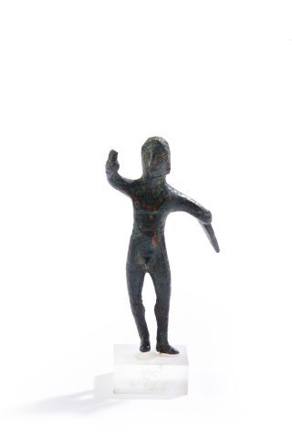 Null * Heraklès portant la dépouille du lion de Némée 7.5 cm Provenance : Galeri&hellip;