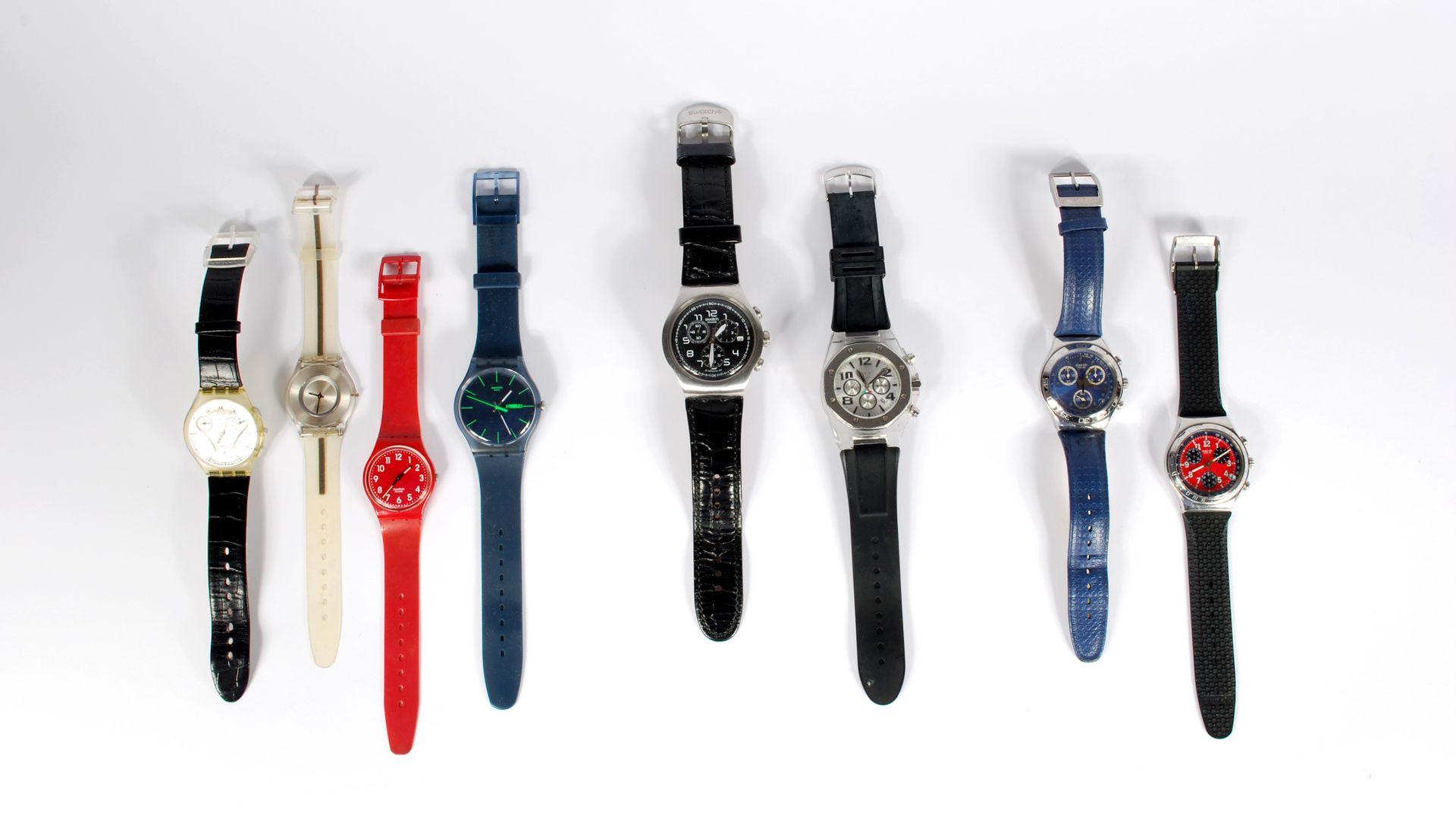 Null Ensemble comprenant sept montres bracelet SWATCH et on y joint une montre V&hellip;