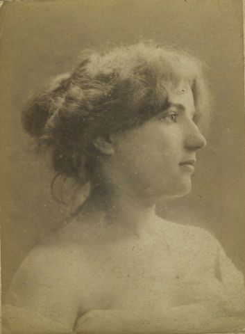 Null 不明身份的摄影师。阿尔玛-鲁本斯（1897-1931），女演员，约1915年。复古银版画，13.9 x 10厘米。