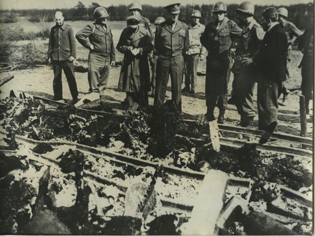 Null Camp d’Ohrdruf /Buchenwald, libération , avril 1945. Huit (8) tirages argen&hellip;