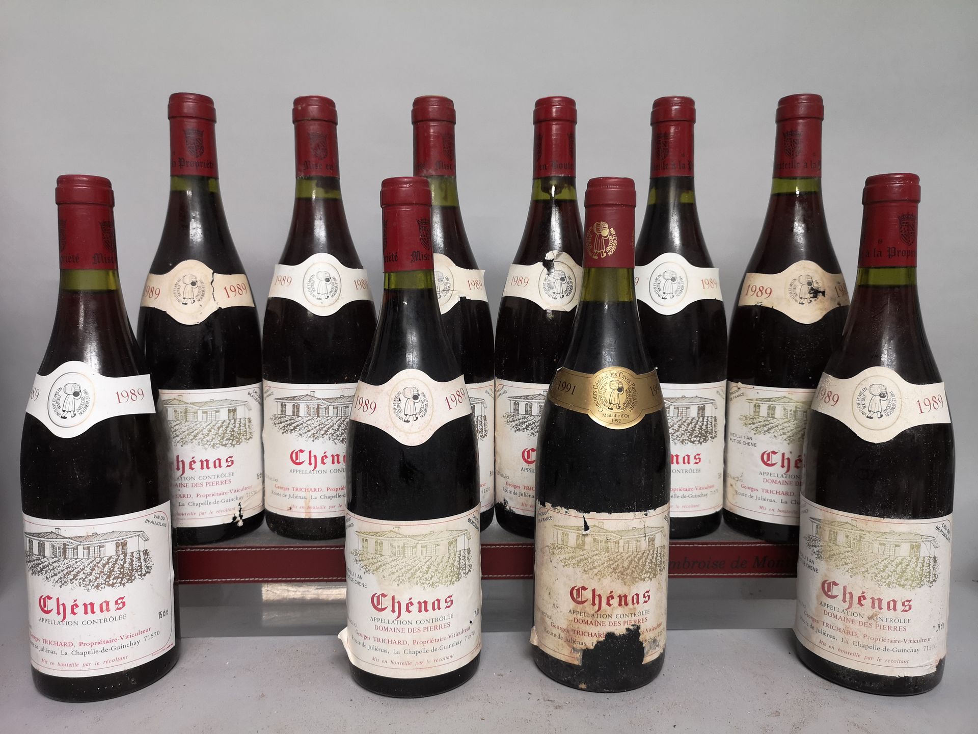 Null 10 bouteilles CHENAS dont 5 "Domaine des Pierres" - G. TRICHARD

9 de 1989 &hellip;