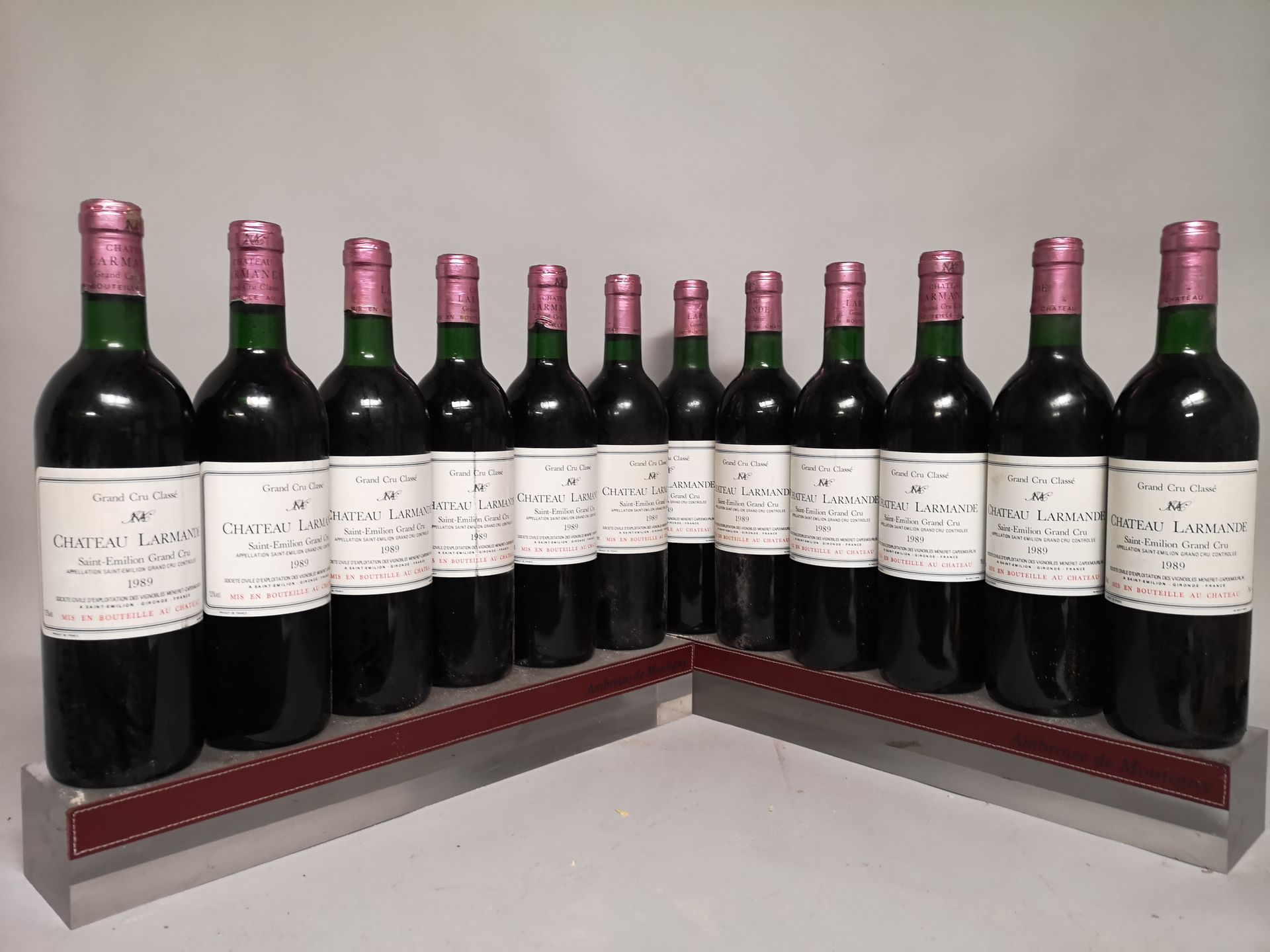 Null 12 bouteilles Château LARMANDE - Saint Emilion Grand cru 1989 

2 étiquette&hellip;