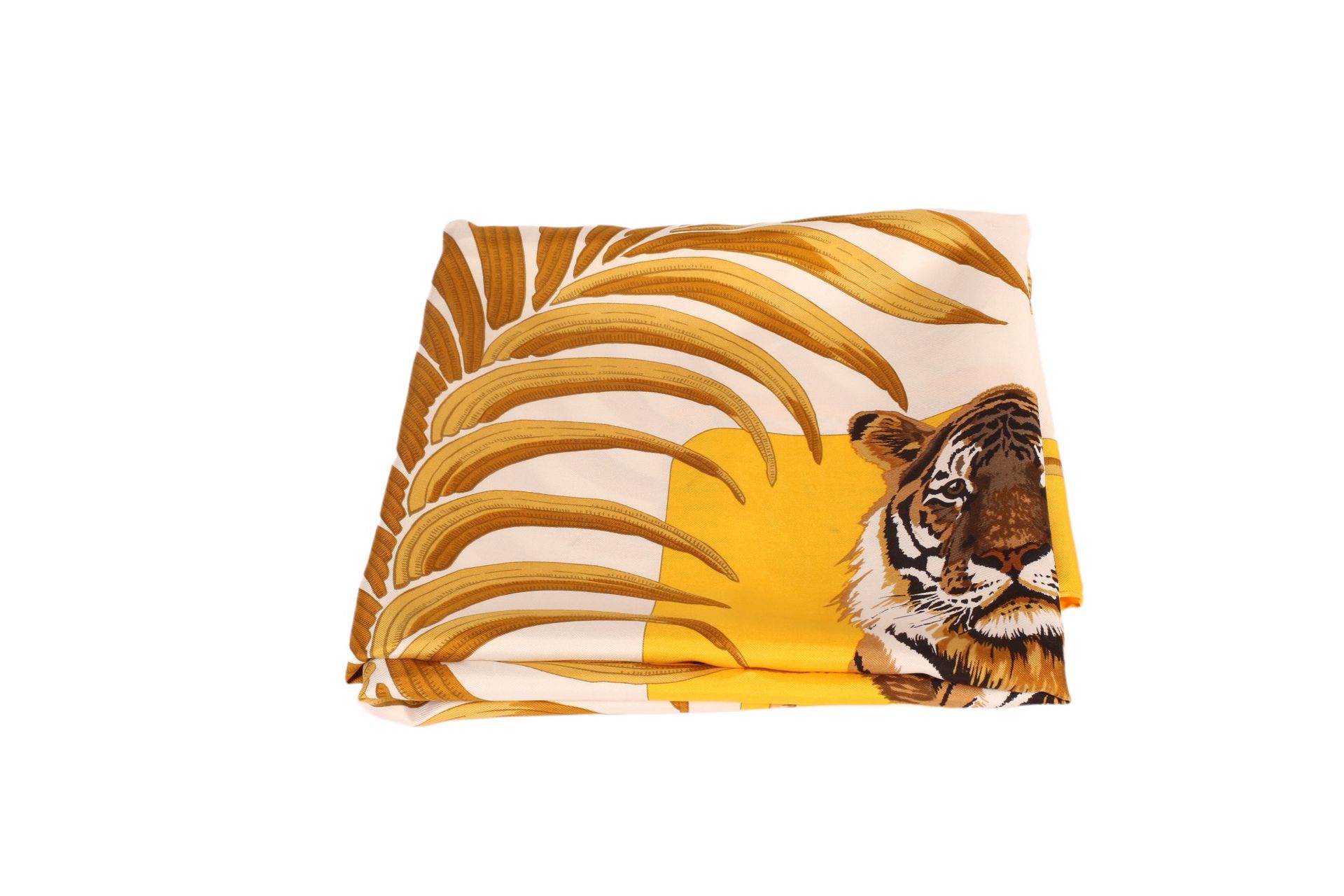 Null * HERMES PARIS

Viereck aus bedrucktem Seidentwill mit Tigerdekor auf gelbe&hellip;