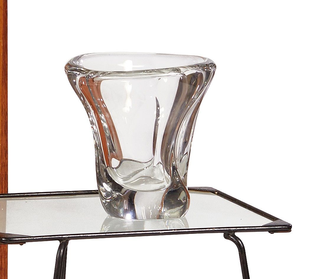 Null DAUM 法国 
水晶花瓶，已签名 
H.21厘米
底座下有使用过的划痕