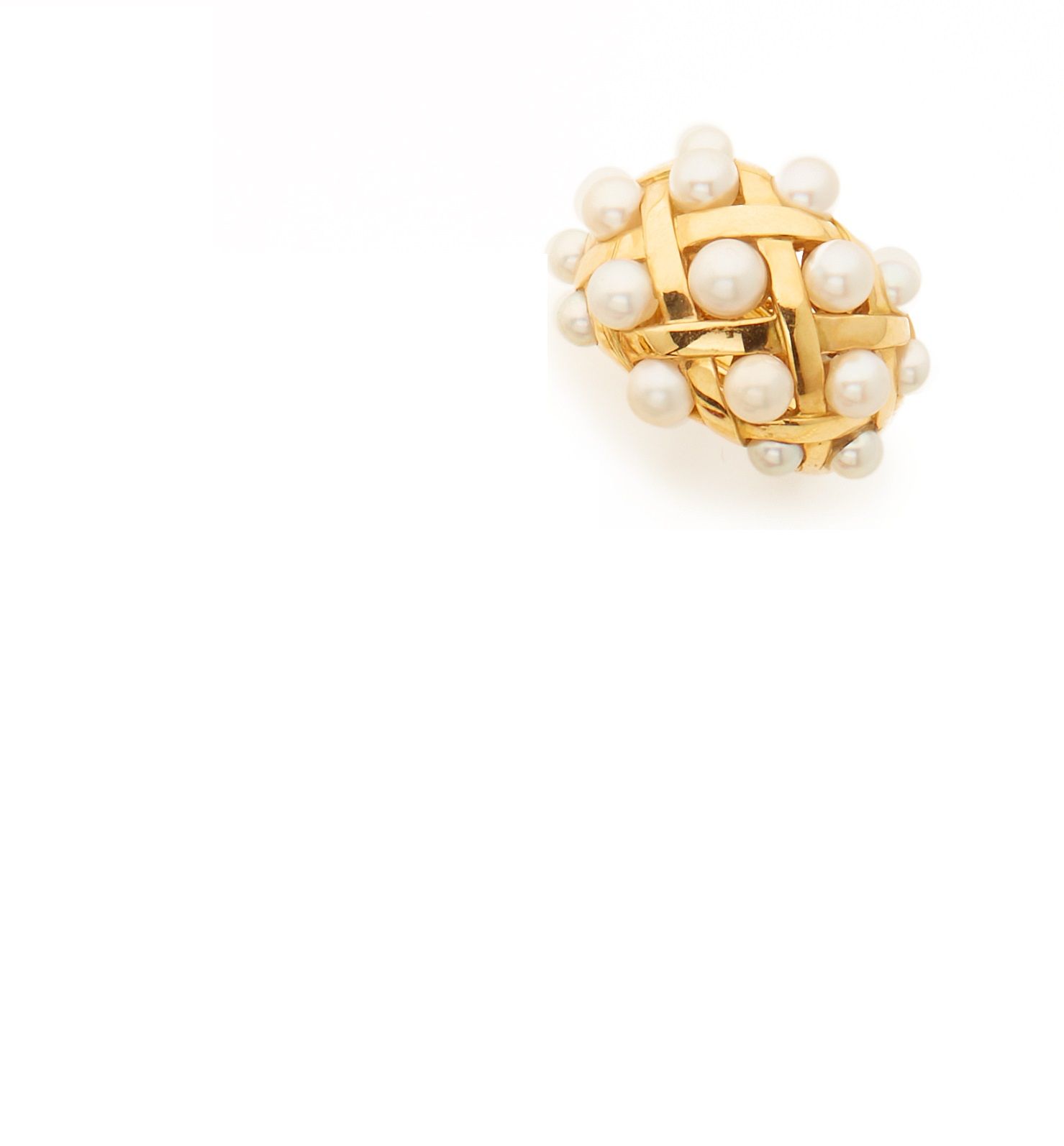 Null CHANEL 
Baroque" ring in 18K yellow gold 750/000 and pearls 
Signed and num&hellip;