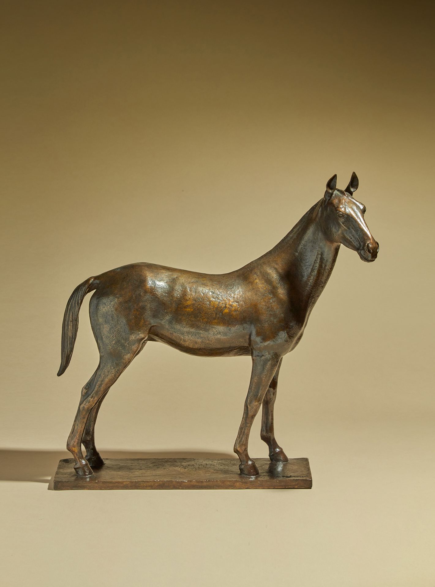Null Auguste Trémont (1892-1980)
Cheval 
Bronze à patine brun clair
Signé « A. T&hellip;