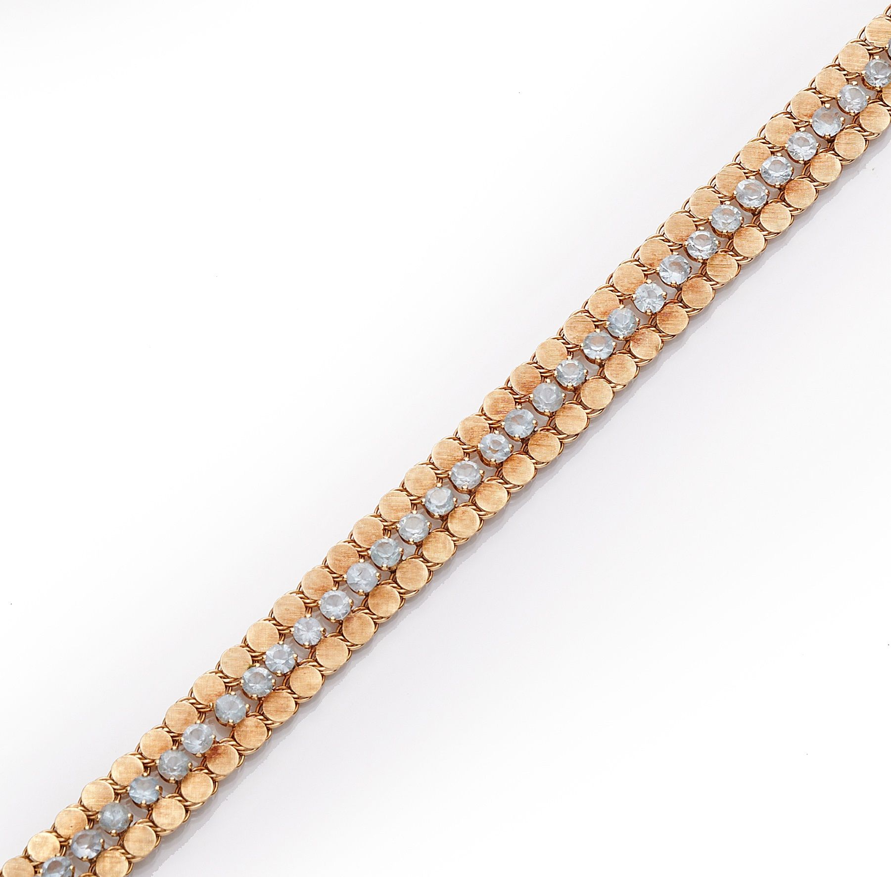 Null Bracelet in 18K yellow gold 750‰, composed of a double row of flat links de&hellip;