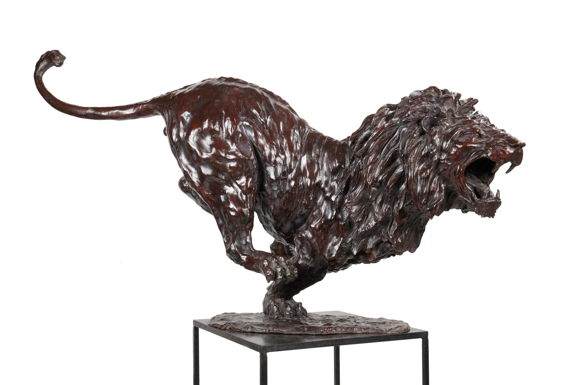 Null José-Maria David (1944-2015)
Lion chassant
Bronze à patine brun rouge
Signé&hellip;