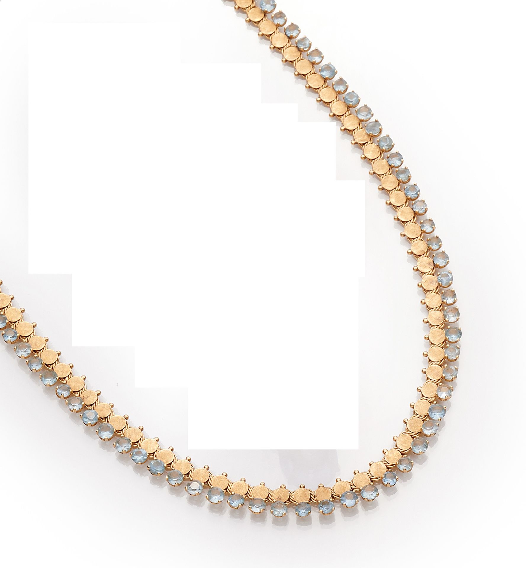 Null 750‰的18K黄金项链，由装饰有圆形粘贴物和合成蓝宝石的扁平链节组成。棘轮和八个安全扣。
长度：41厘米
事故和使用痕迹。
毛重：31.80克