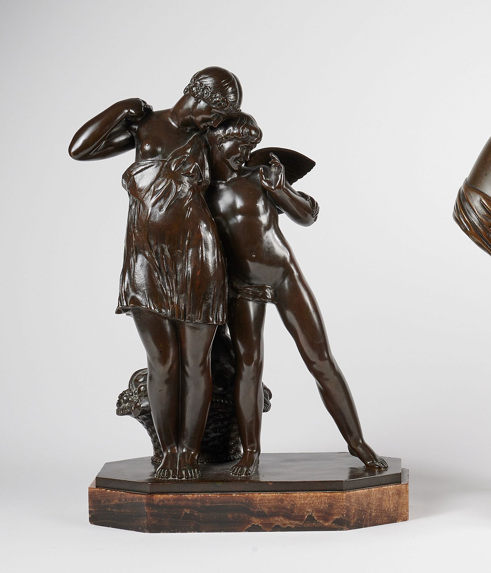 Null Lucienne Heuvelmans (1881-1944)
Youth and Love 
Bronze group with red-tinte&hellip;