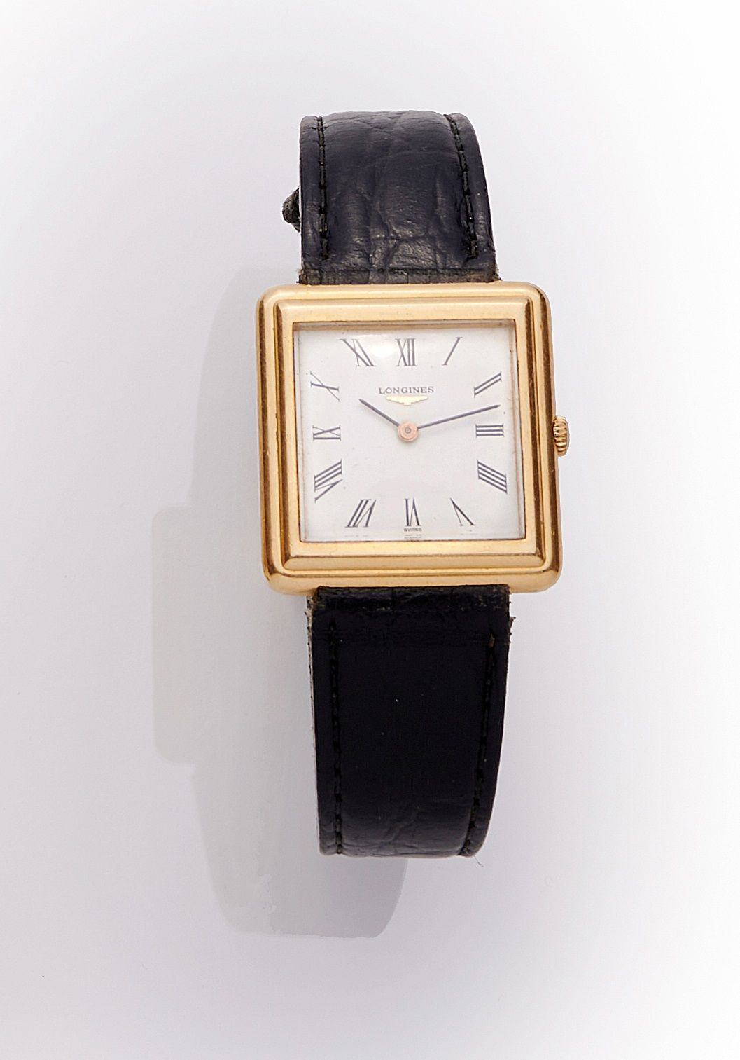 Null LONGINES 
Square-shaped 18K yellow gold 750‰ case watch, the signed white e&hellip;