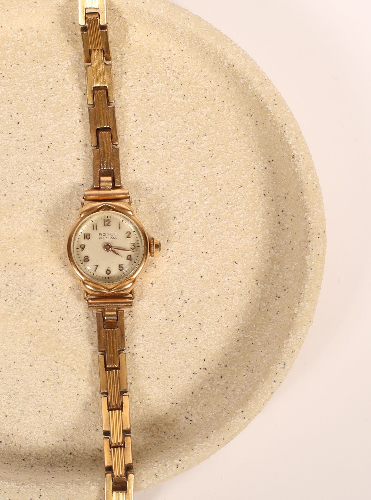 Null ROYCE
Ladies' wristwatch, case in 18K yellow gold 750‰, round form, beige d&hellip;