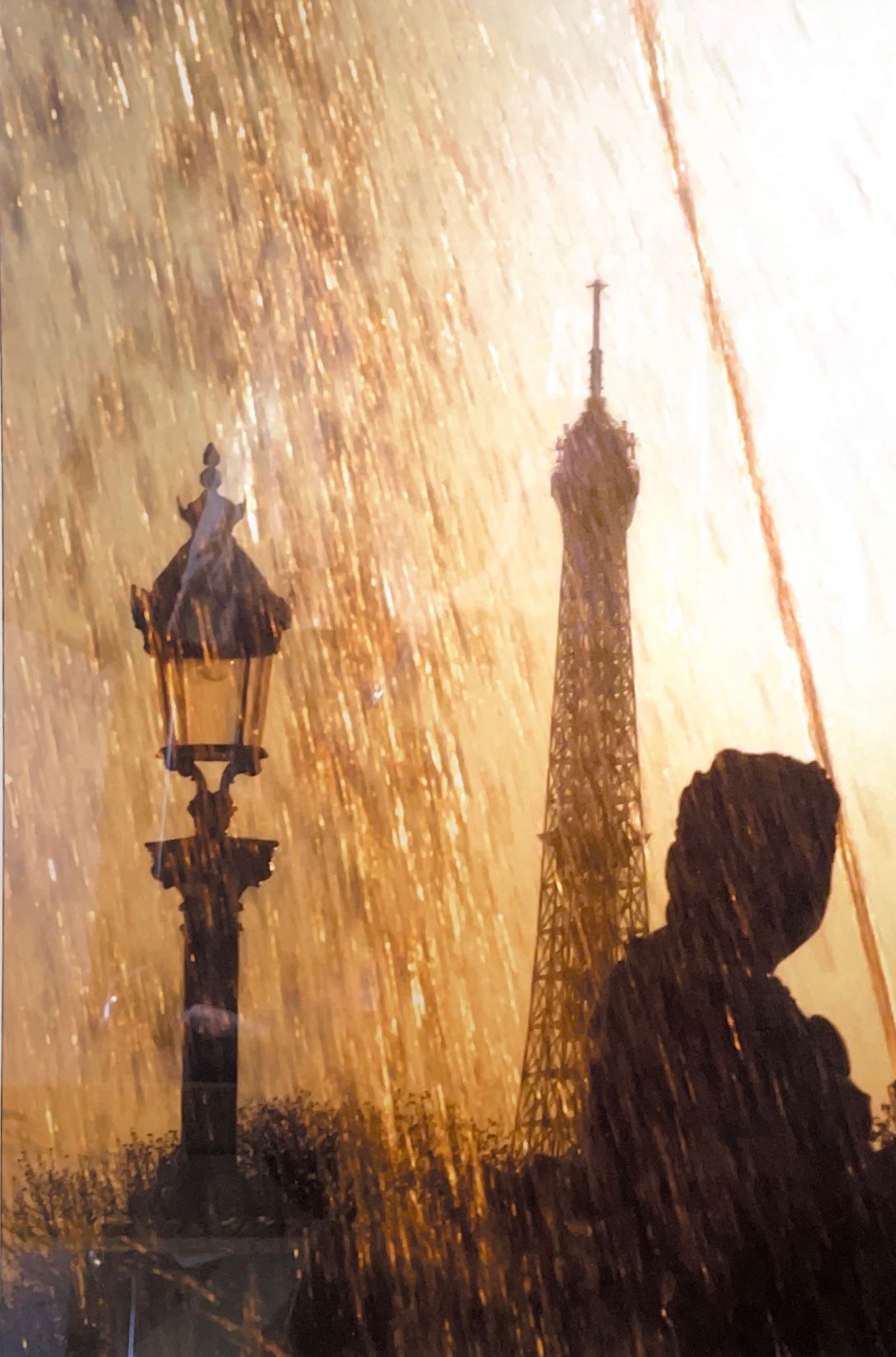 Null Ensemble comprenant cinq reproductions de vues de Paris
Dans cadres en bois&hellip;