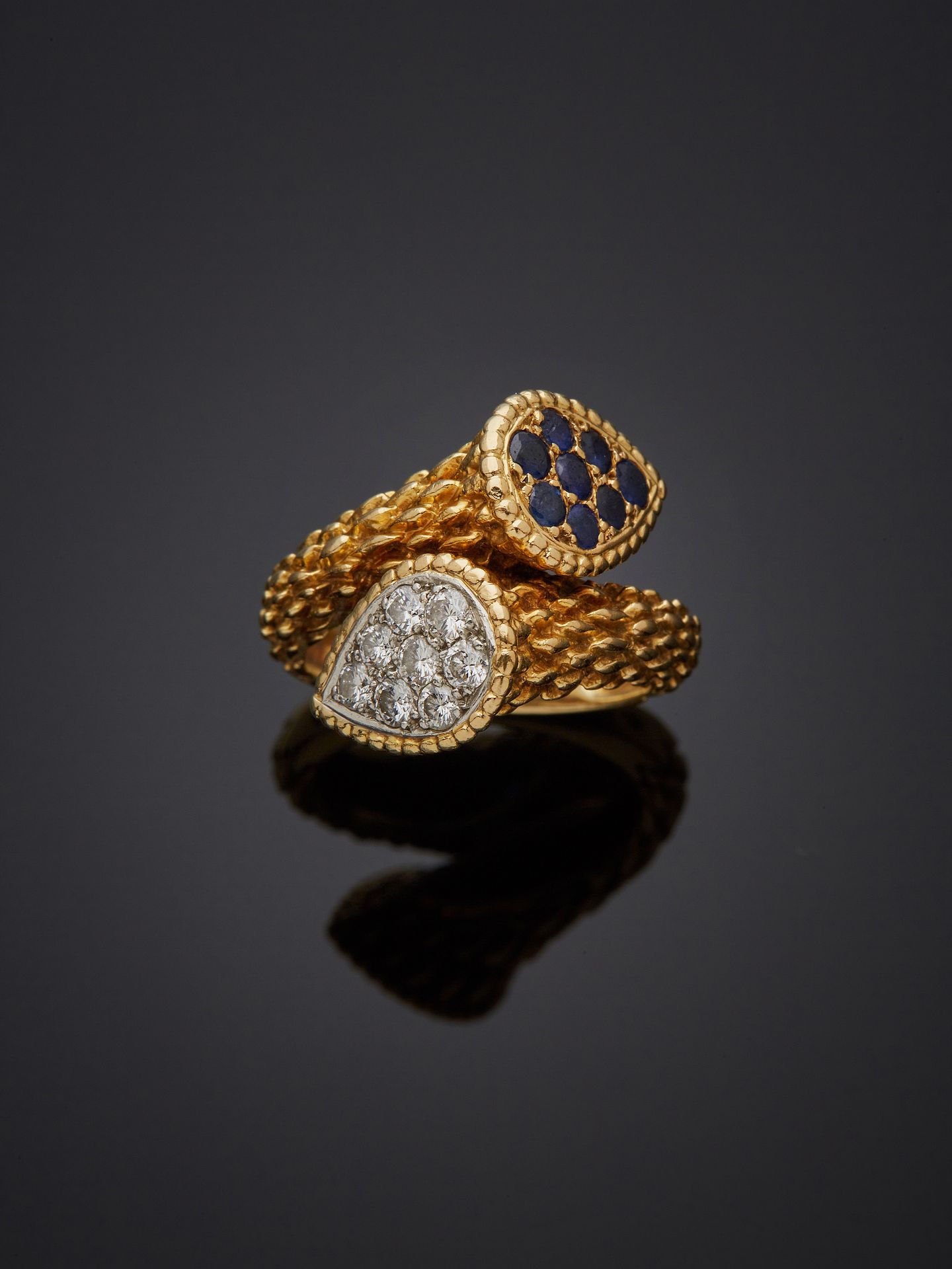 Null Boucheron
Ring aus 18 Karat Gelbgold 750‰ und Platin 950‰, Modell "Serpent &hellip;