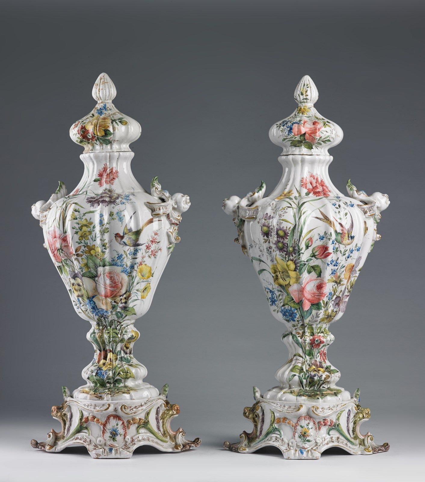 MANIFATTURA GIOVANNI BATTISTA VIERO, NOVE Pair of polychrome maiolica vases and &hellip;