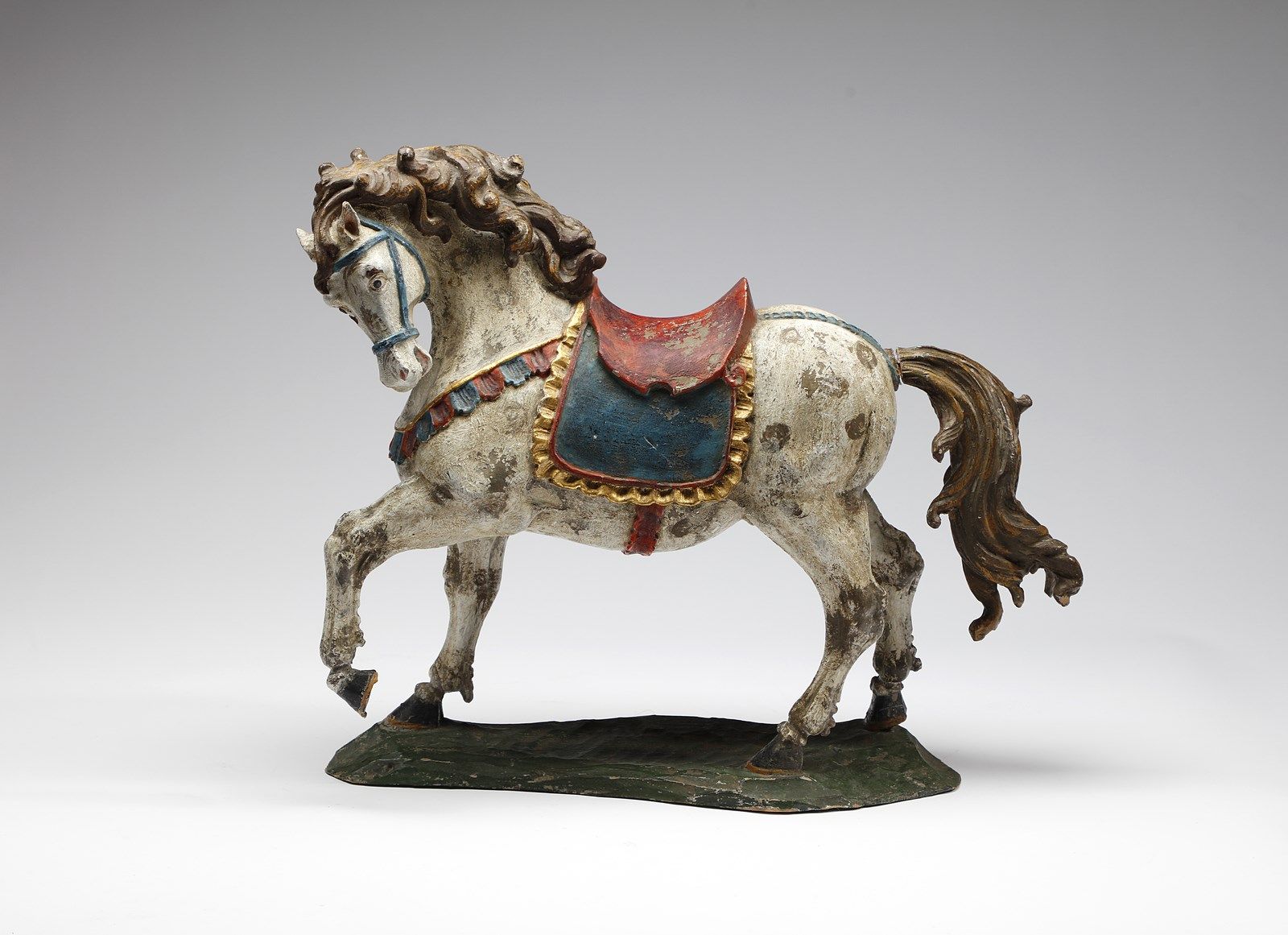 ARTISTA DEL XVIII SECOLO Polychrome wood horse. 18世纪的艺术家 多色木马。.Cm 17,00 x 48,00 &hellip;