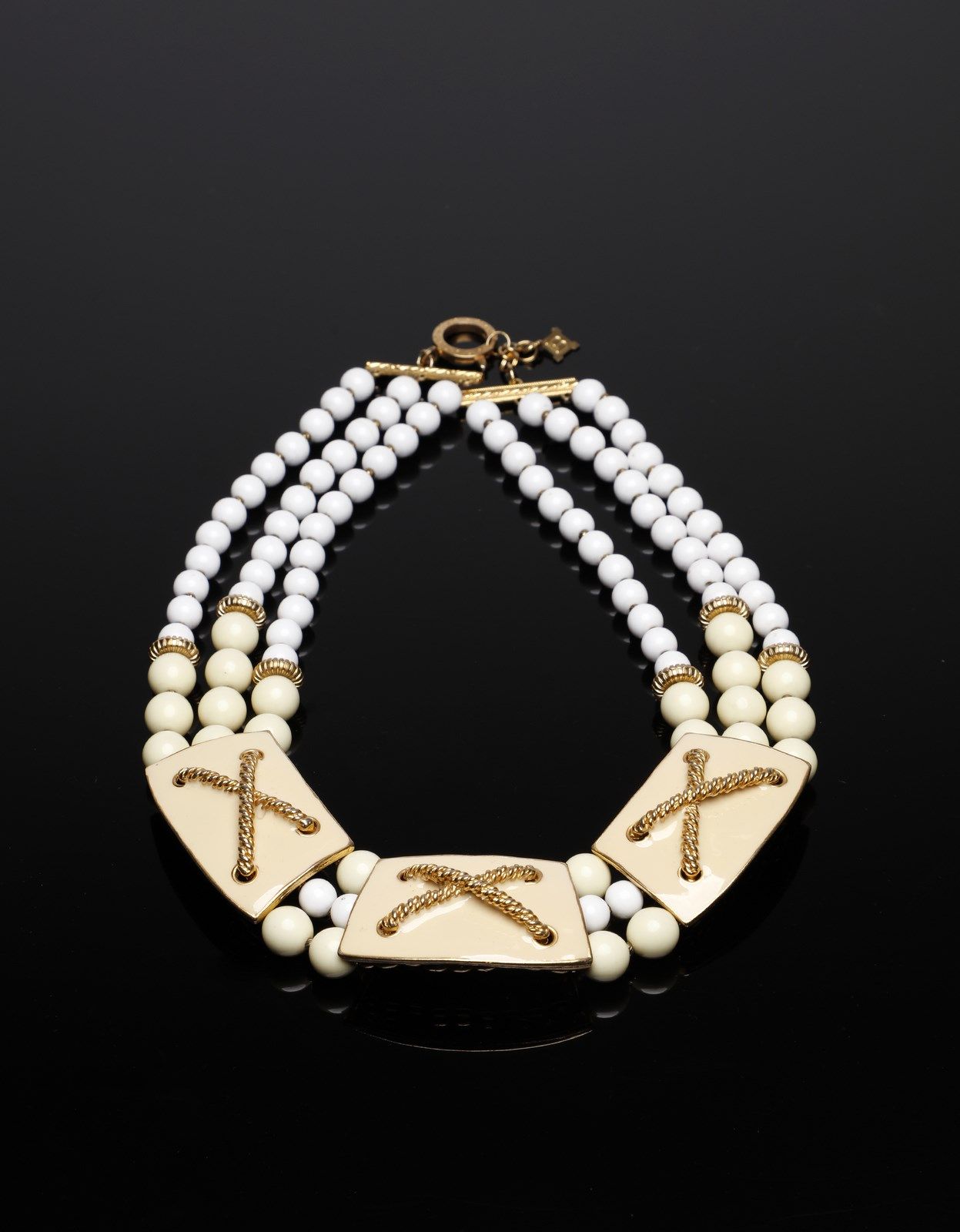 LAURA BIAGIOTTI Necklace made with white pearl effect materials and golden knots&hellip;