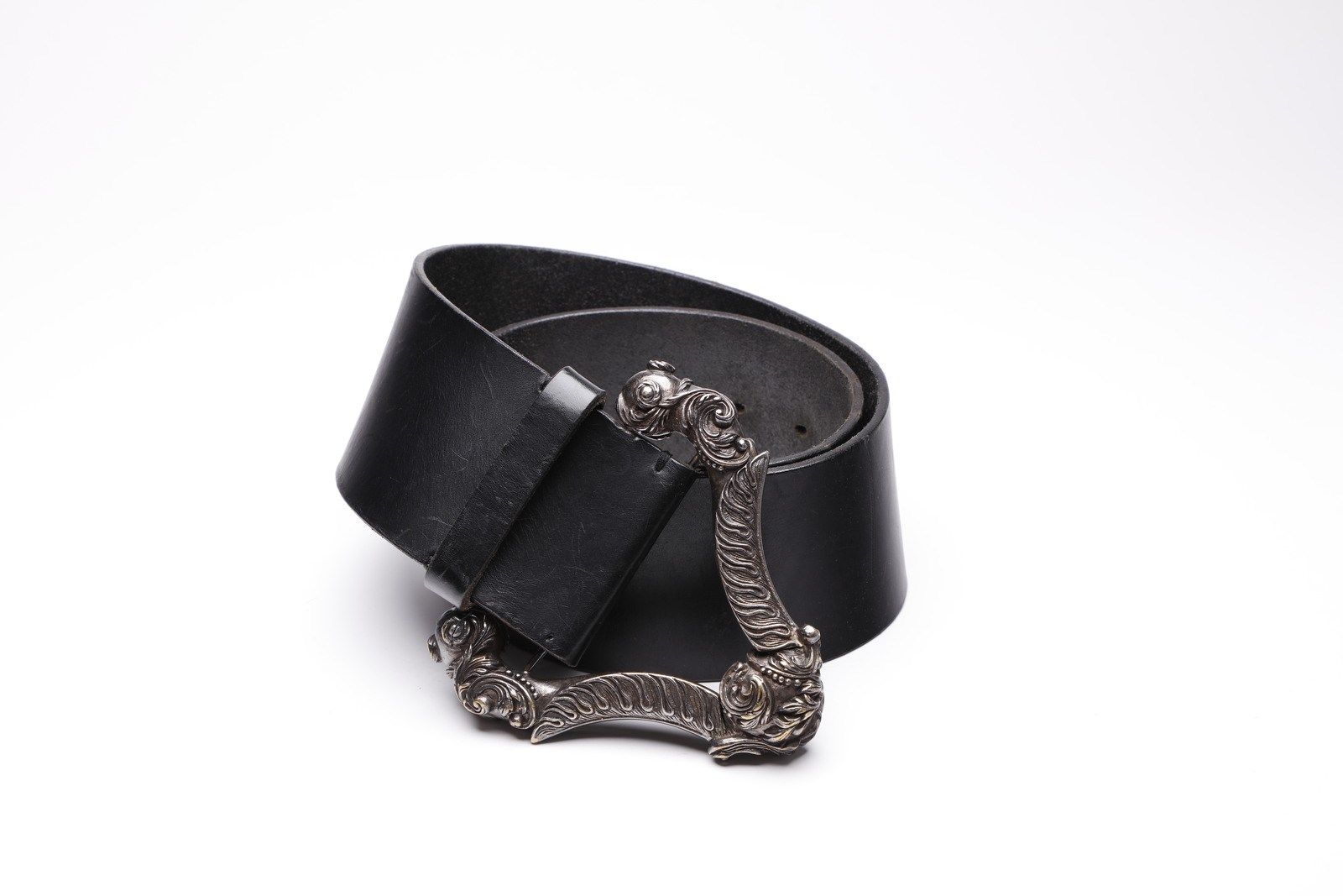 GIANFRANCO FERRE' Belt in black leather with antique silver galvanic. Ceinture e&hellip;