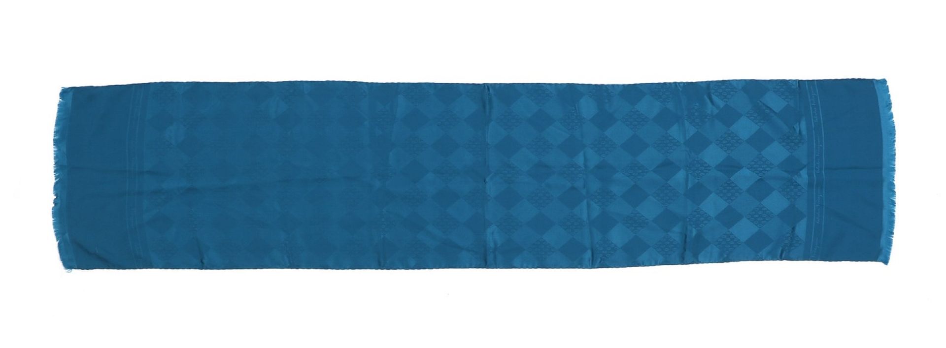 SALVATORE FERRAGAMO Teal green silk scarf. 青绿色的丝巾。丝质。厘米145,00 x 30,00。赠送Salvator&hellip;
